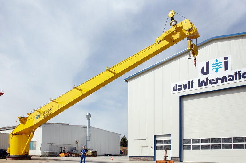 Шлюпбалки и судовые краны Davit International